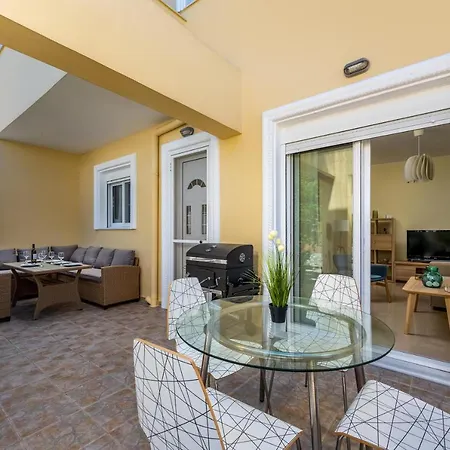 Sunny Garden * Pastida