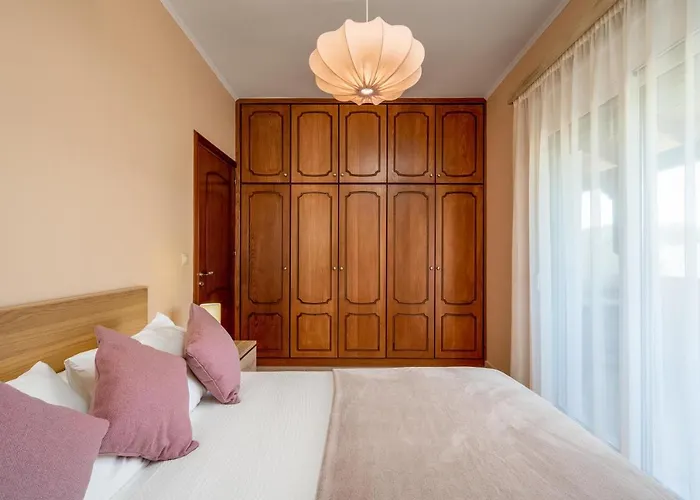 Sunny Garden Pastida