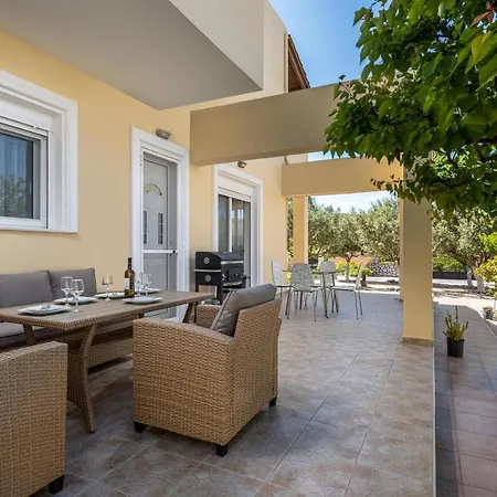 Sunny Garden Vakantiehuis Pastida