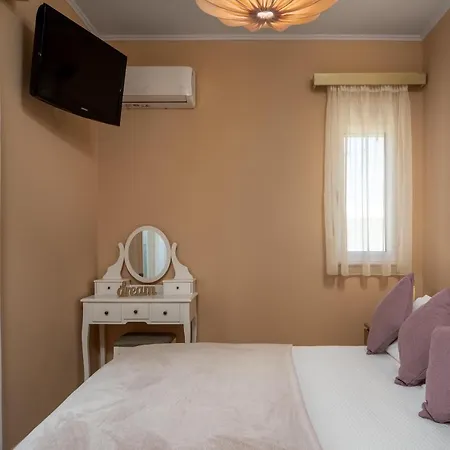 Sunny Garden Пастида