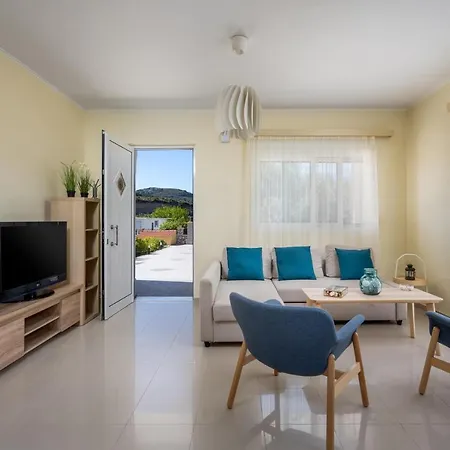 Dom wakacyjny Sunny Garden Pastida